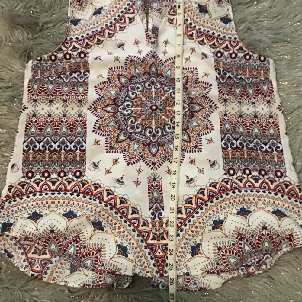White Cream Sleeveless Tank Top with Mandarin Collar - Picture 2 of 5